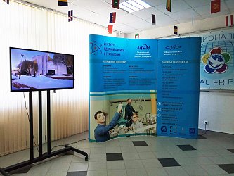 Мобильные стенды - фото работ