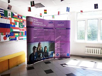 Мобильные стенды - фото работ