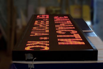 Бегущие строки, светодиодные экраны
